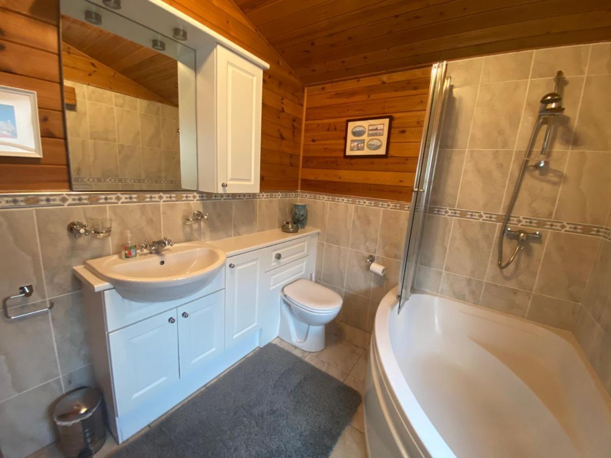 Cozy Cabin With Stunning Loch Lomond Views Rowardennan Exterior photo
