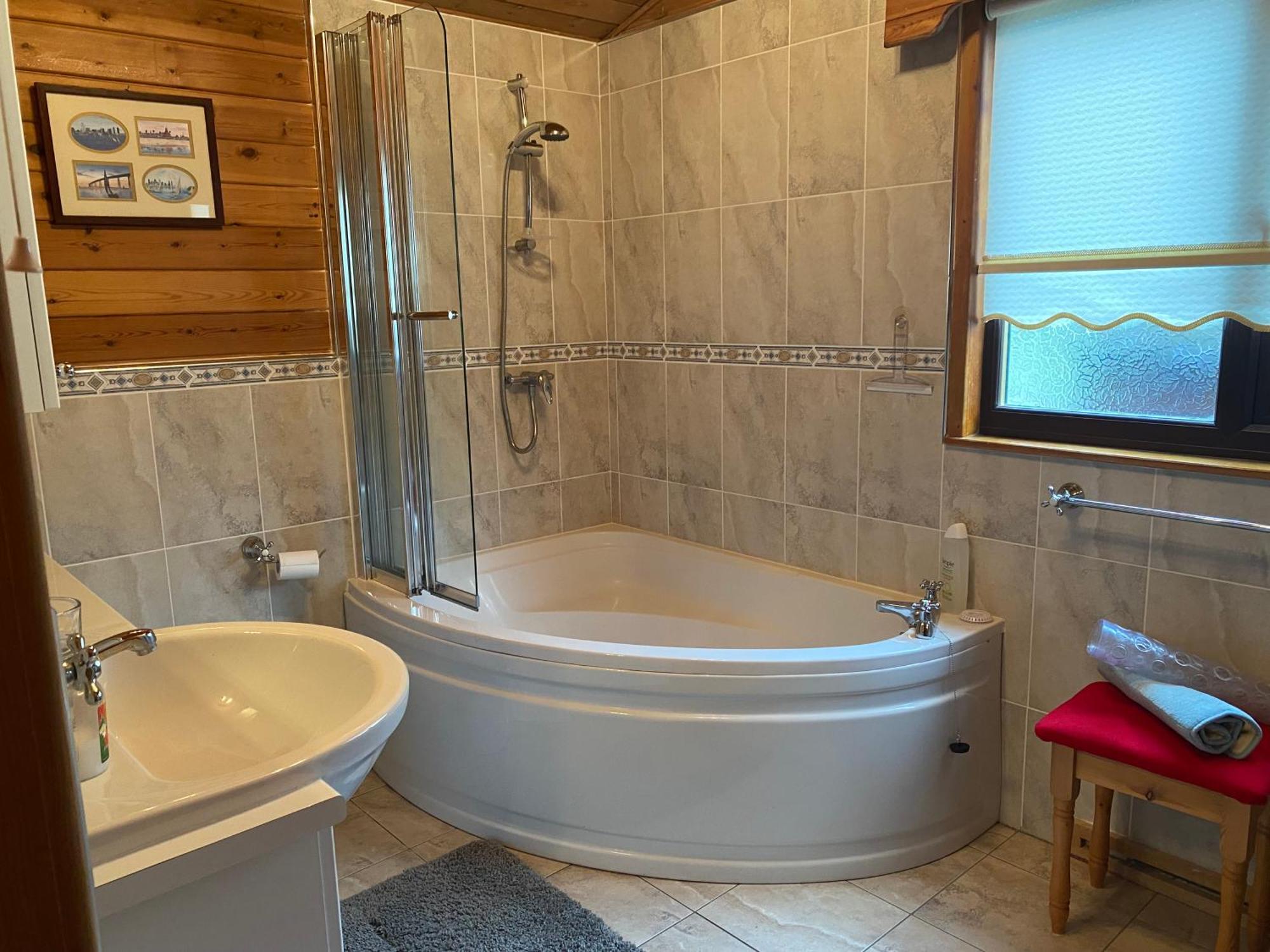 Cozy Cabin With Stunning Loch Lomond Views Rowardennan Exterior photo
